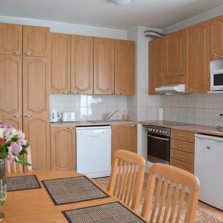 Long Holiday Apartment Kuressaare Exterior photo